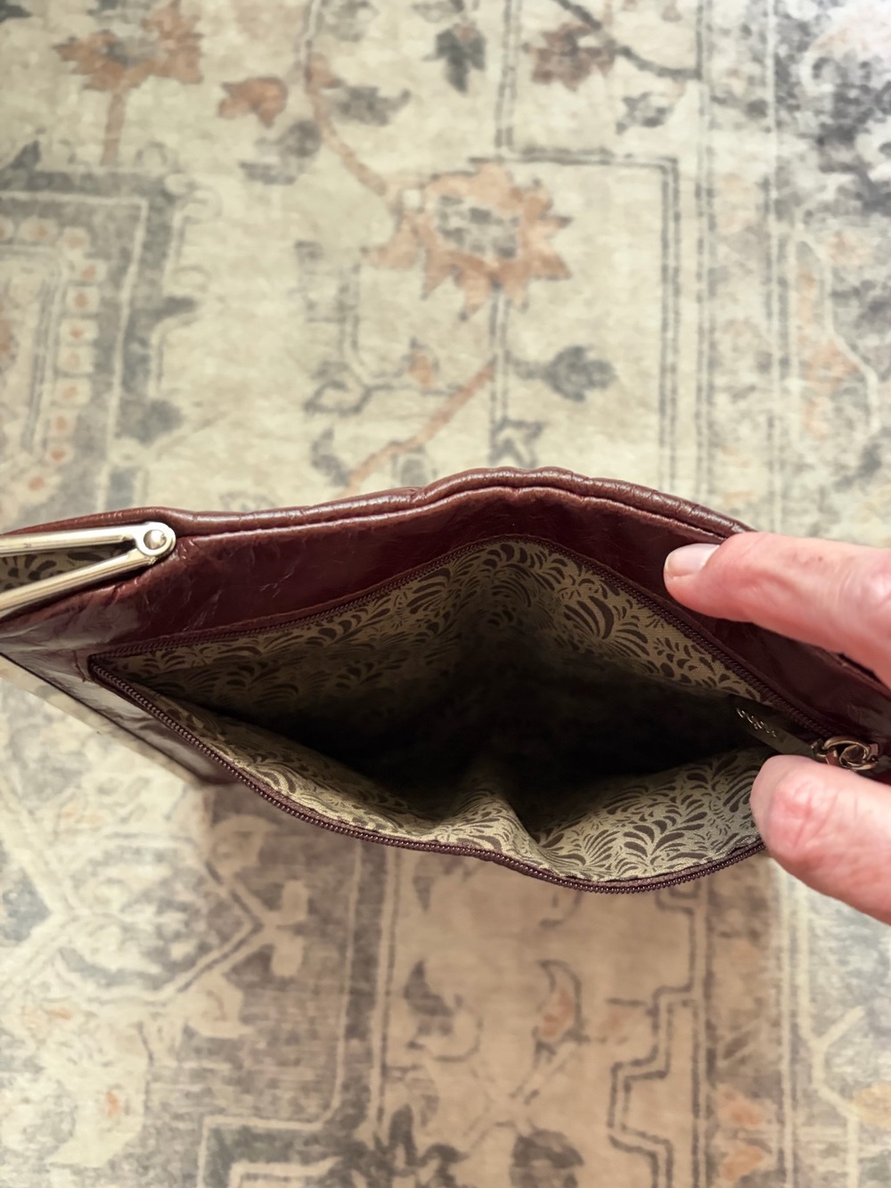 HOBO Chocolate Brown Leather Kiss-Lock Clutch Wallet - Picture 7 of 9